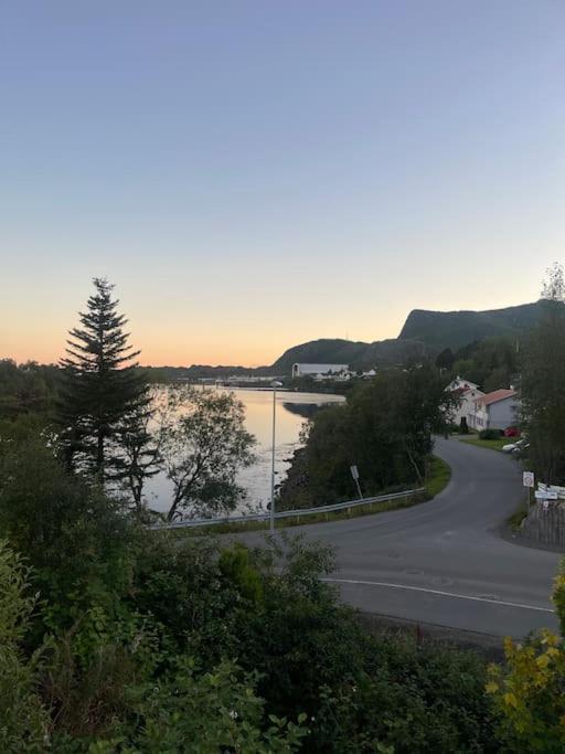 Liten Eldre Og Koselig Studiohybel Svolvær Dış mekan fotoğraf