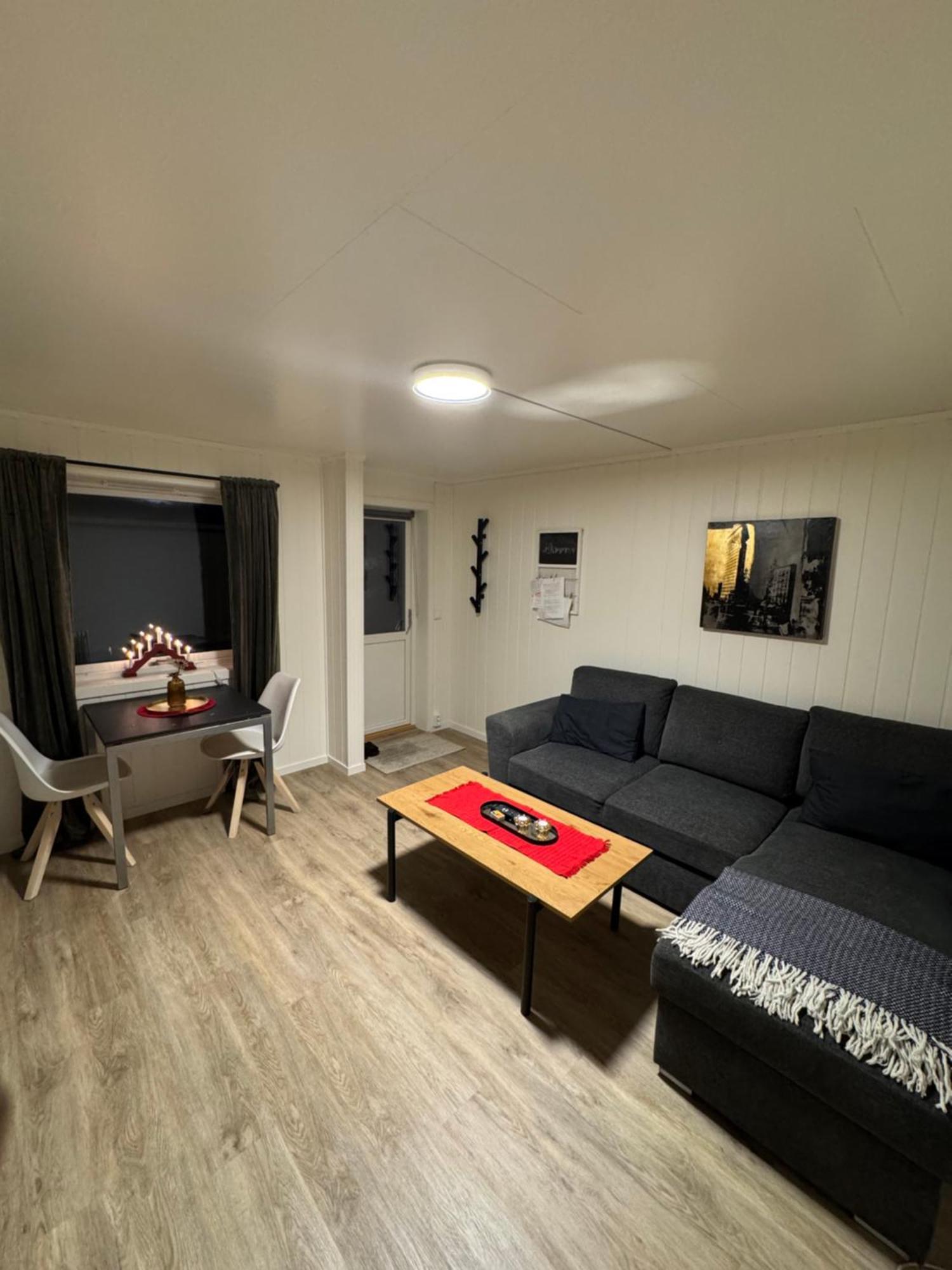Liten Eldre Og Koselig Studiohybel Svolvær Dış mekan fotoğraf