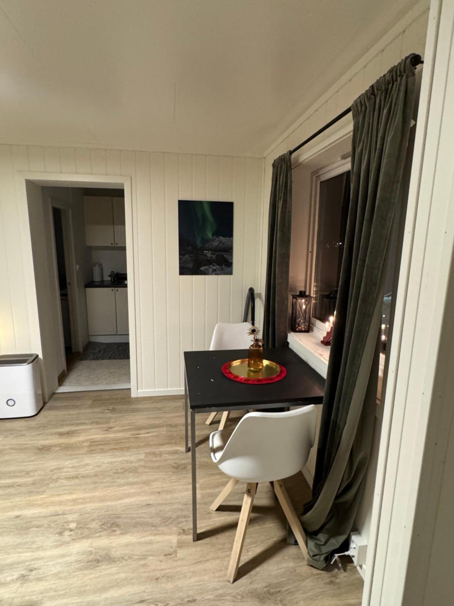 Liten Eldre Og Koselig Studiohybel Svolvær Dış mekan fotoğraf